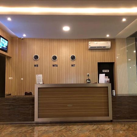 Kirei Hotel Bantaeng Exterior photo