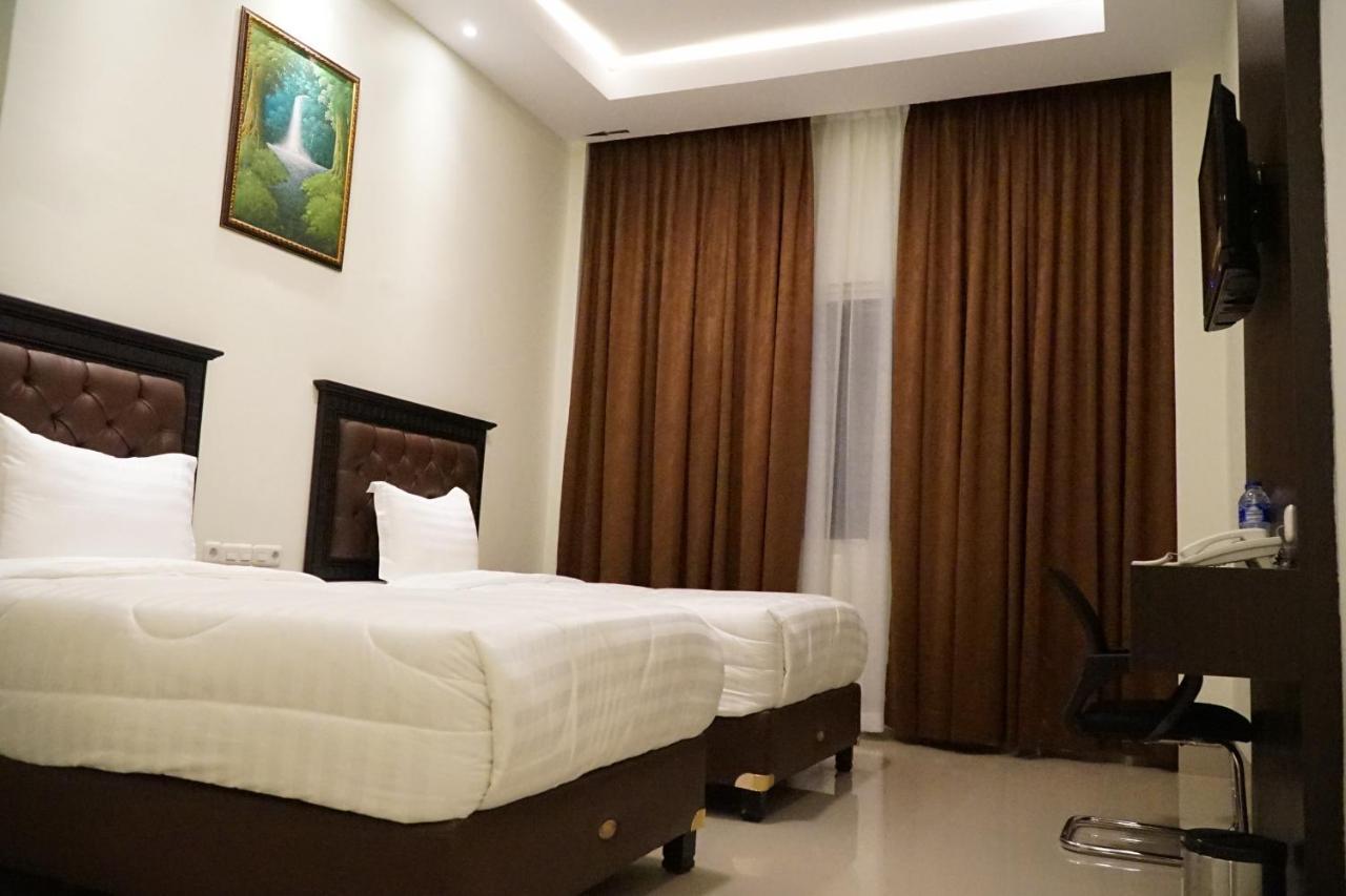 Kirei Hotel Bantaeng Exterior photo