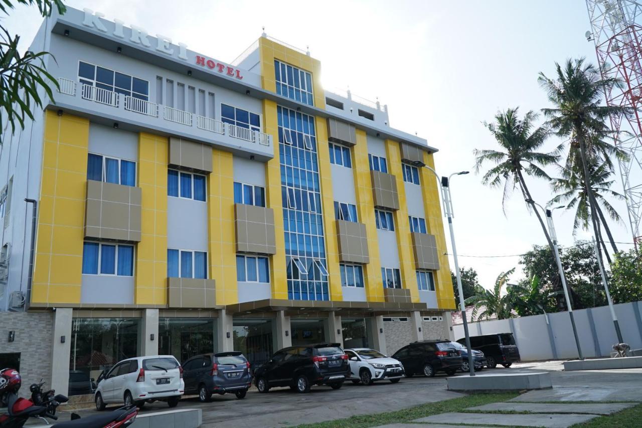 Kirei Hotel Bantaeng Exterior photo
