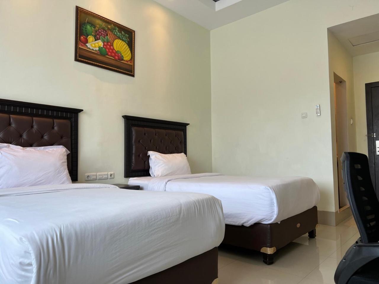 Kirei Hotel Bantaeng Exterior photo
